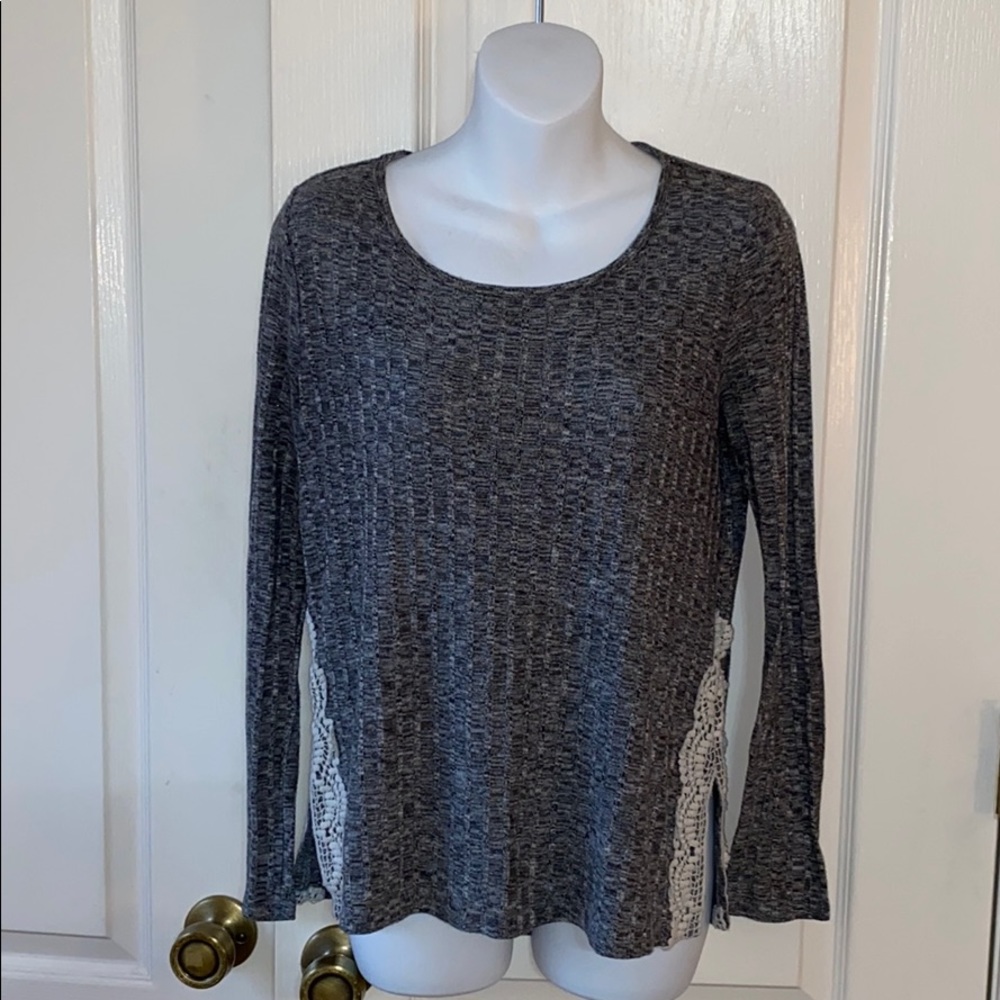 Rewind black and white top